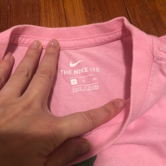 Nike trendy pink t-shirt melty logo top shirt - Picture 3 of 3